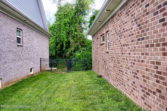 3420 Stara Ct, Louisville, KY 40299