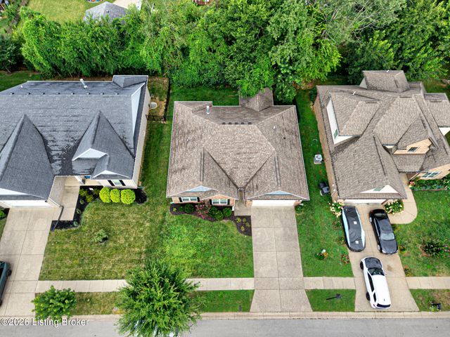 3420 Stara Ct, Louisville, KY 40299