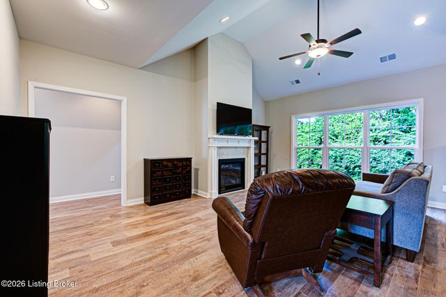 3420 Stara Ct, Louisville, KY 40299