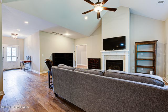 3420 Stara Ct, Louisville, KY 40299