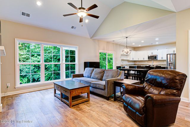3420 Stara Ct, Louisville, KY 40299