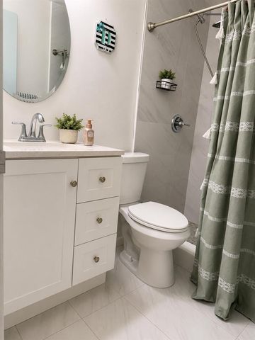 404 HARBOUR POINTE Way, Greenacres, FL 33413