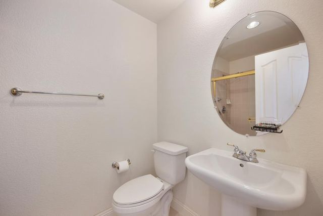 1381 Haddington Dr, Folsom, CA 95630