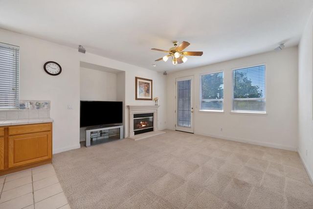 1381 Haddington Dr, Folsom, CA 95630