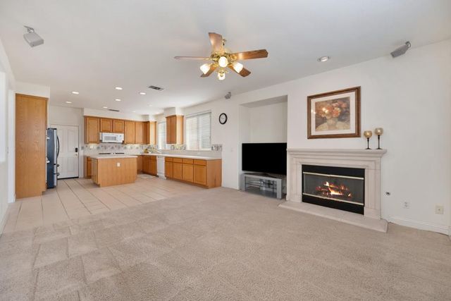 1381 Haddington Dr, Folsom, CA 95630