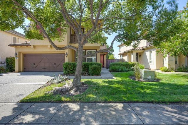 1381 Haddington Dr, Folsom, CA 95630