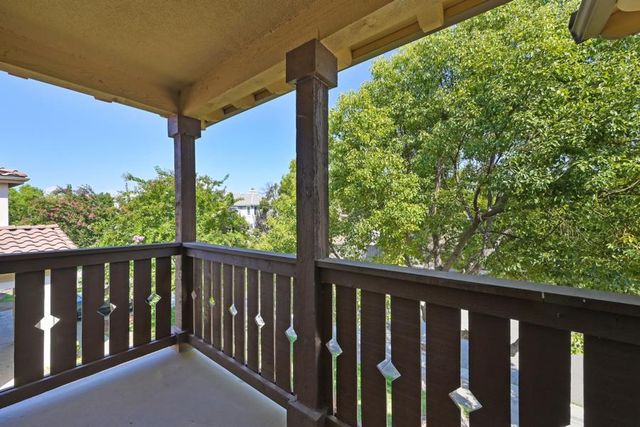 1381 Haddington Dr, Folsom, CA 95630