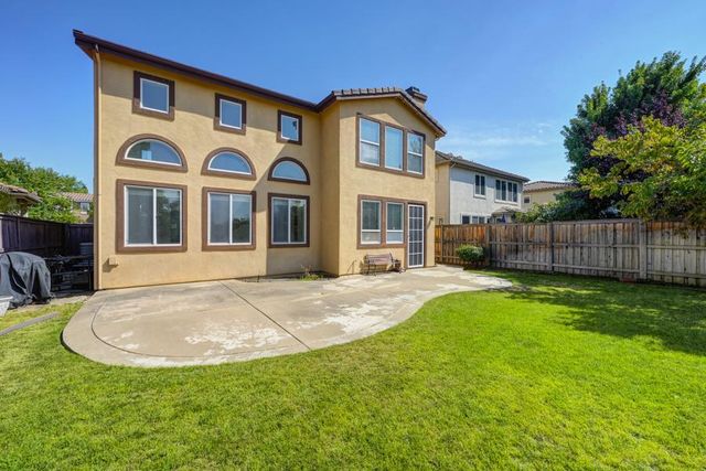 1381 Haddington Dr, Folsom, CA 95630