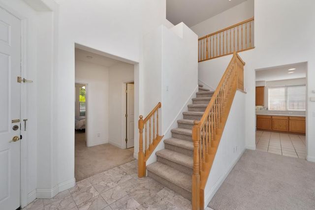 1381 Haddington Dr, Folsom, CA 95630