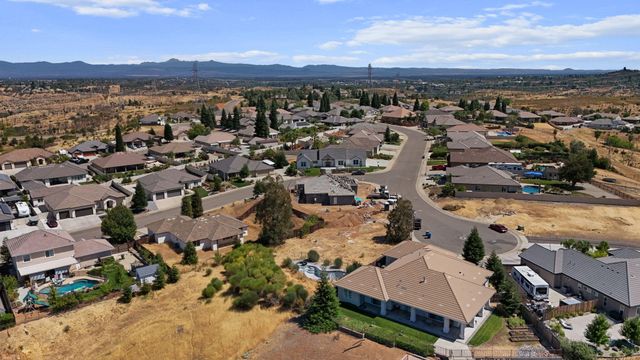 4846 Ferrington Court, Redding, CA 96003