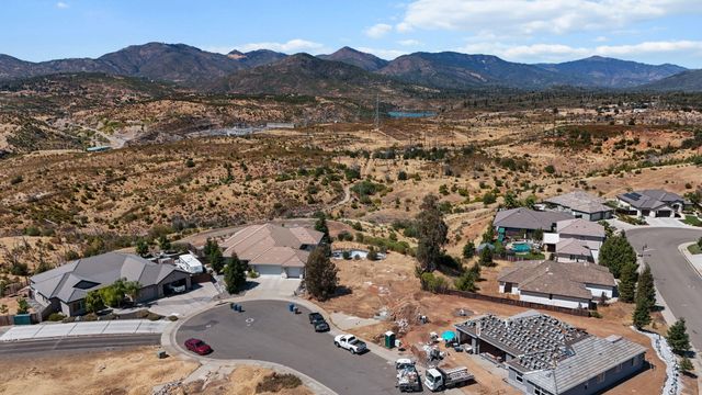 4846 Ferrington Court, Redding, CA 96003