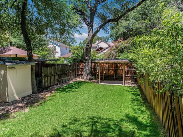 2004 Griswold LN, Austin, TX 78703