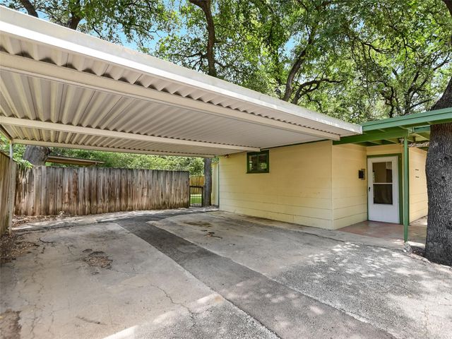 2004 Griswold LN, Austin, TX 78703