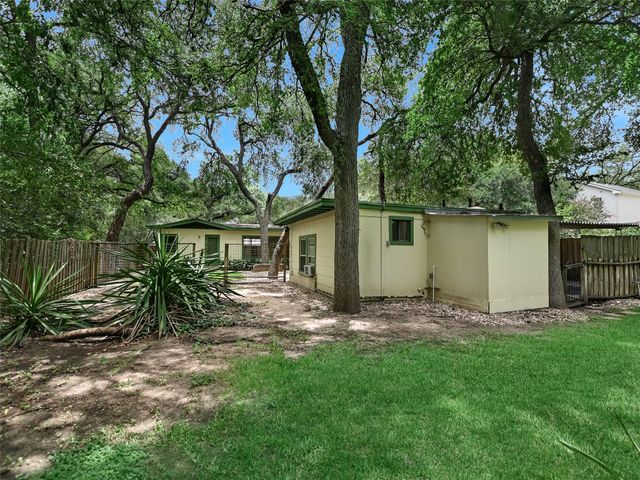 2004 Griswold LN, Austin, TX 78703