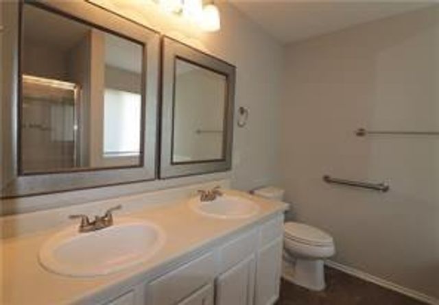 800 Riverway LN, Leander, TX 78641