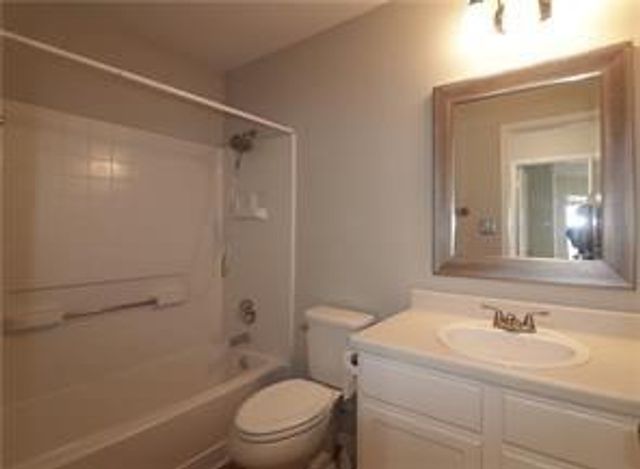 800 Riverway LN, Leander, TX 78641