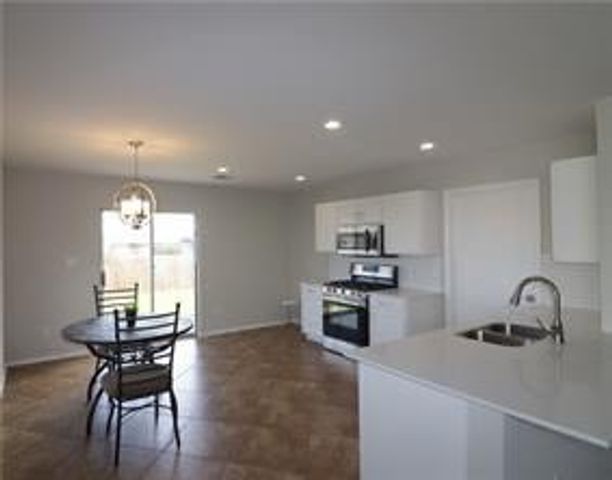 800 Riverway LN, Leander, TX 78641