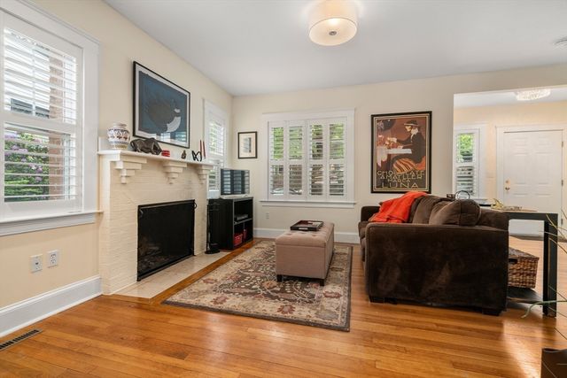 10-12 Richardson Ave 2, Arlington, MA 02476