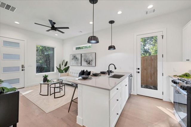 1809 Maple Ave 2, Austin, TX 78702