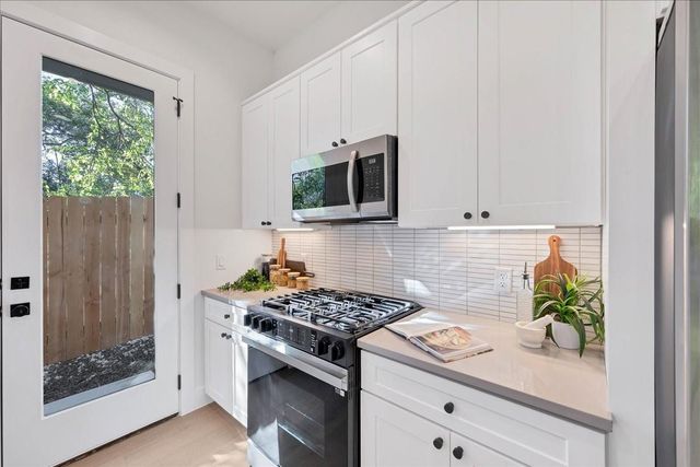 1809 Maple Ave 2, Austin, TX 78702