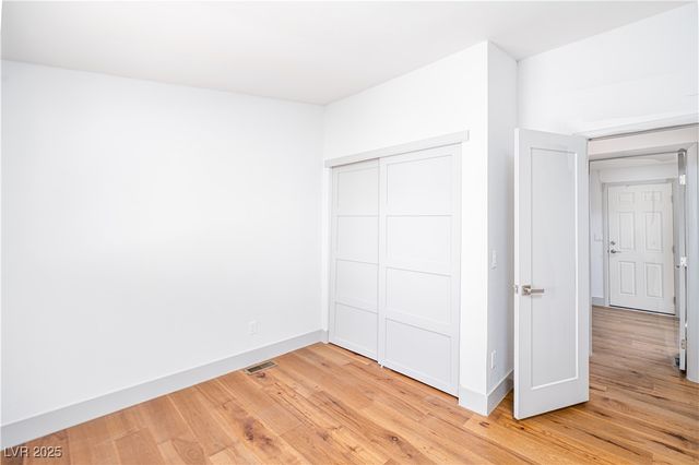 5822 East Carey Avenue, Las Vegas, NV 89156