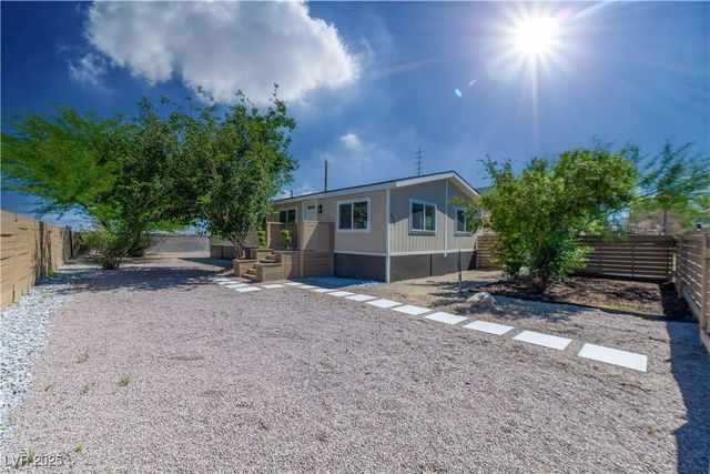 5822 East Carey Avenue, Las Vegas, NV 89156