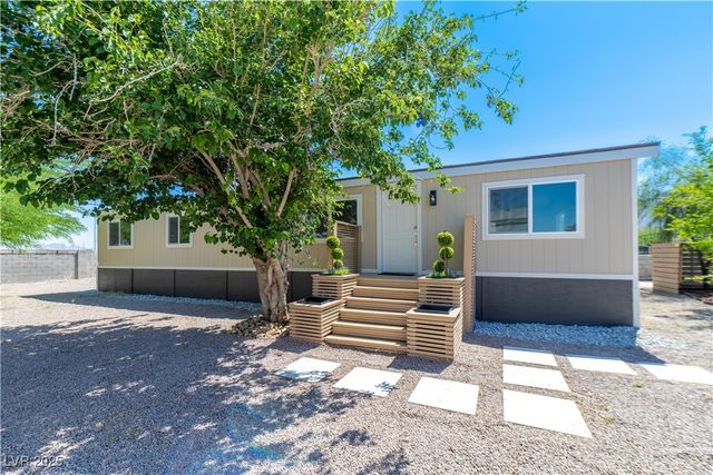 5822 East Carey Avenue, Las Vegas, NV 89156