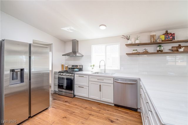 5822 East Carey Avenue, Las Vegas, NV 89156