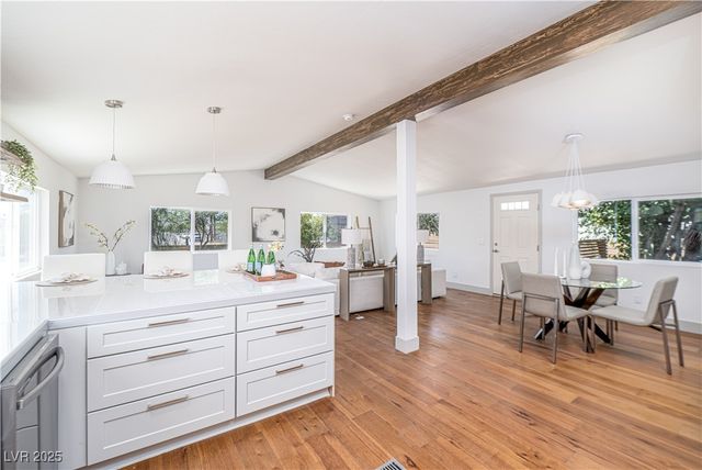 5822 East Carey Avenue, Las Vegas, NV 89156