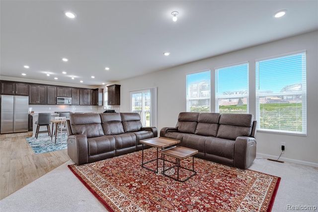 4568 Paradise Parkway, Milford, MI 48381