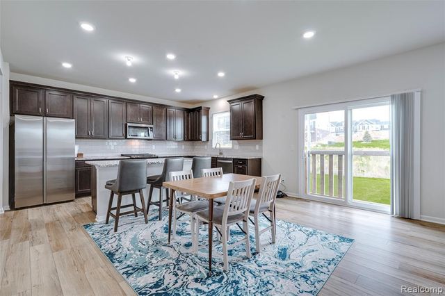 4568 Paradise Parkway, Milford, MI 48381