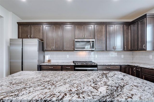 4568 Paradise Parkway, Milford, MI 48381
