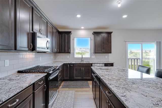 4568 Paradise Parkway, Milford, MI 48381