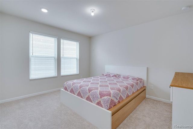 4568 Paradise Parkway, Milford, MI 48381