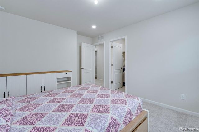 4568 Paradise Parkway, Milford, MI 48381