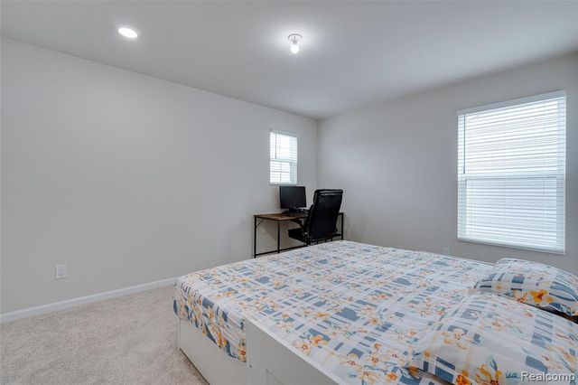 4568 Paradise Parkway, Milford, MI 48381