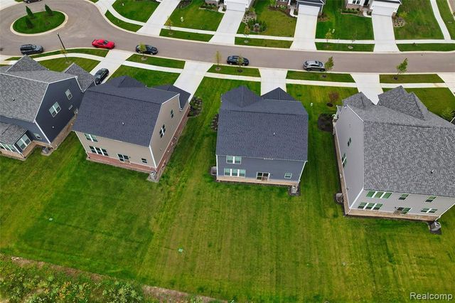 4568 Paradise Parkway, Milford, MI 48381