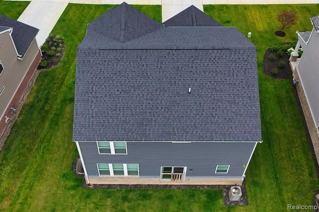 4568 Paradise Parkway, Milford, MI 48381