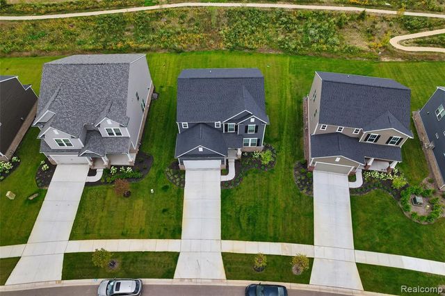 4568 Paradise Parkway, Milford, MI 48381
