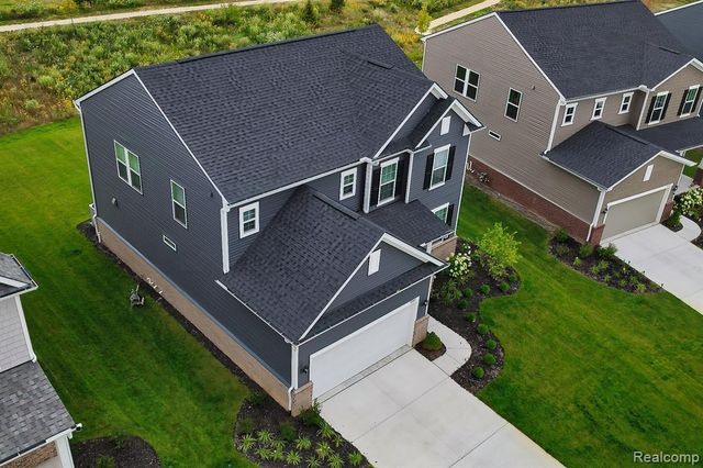 4568 Paradise Parkway, Milford, MI 48381