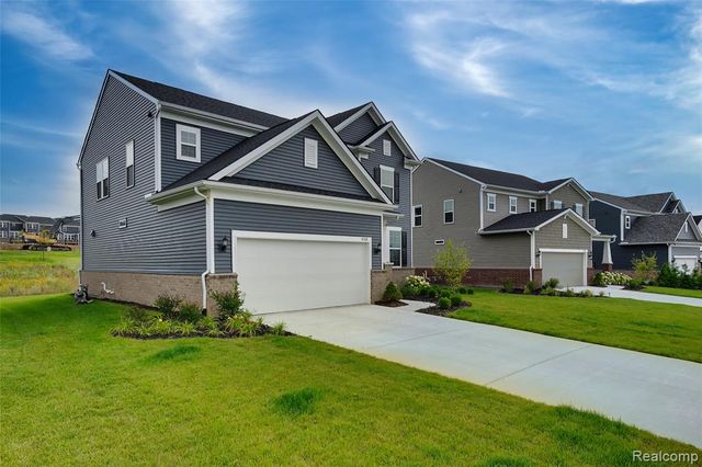 4568 Paradise Parkway, Milford, MI 48381