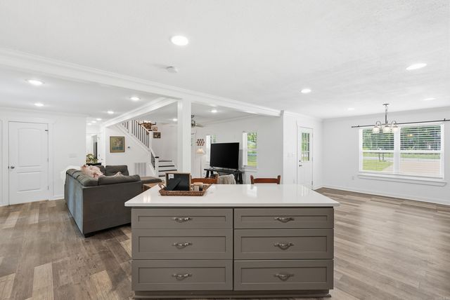 13 Douglas Street, Greenbrier, AR 72058