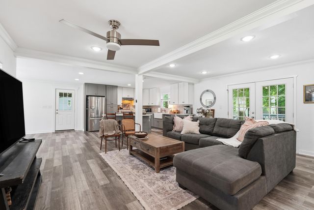 13 Douglas Street, Greenbrier, AR 72058