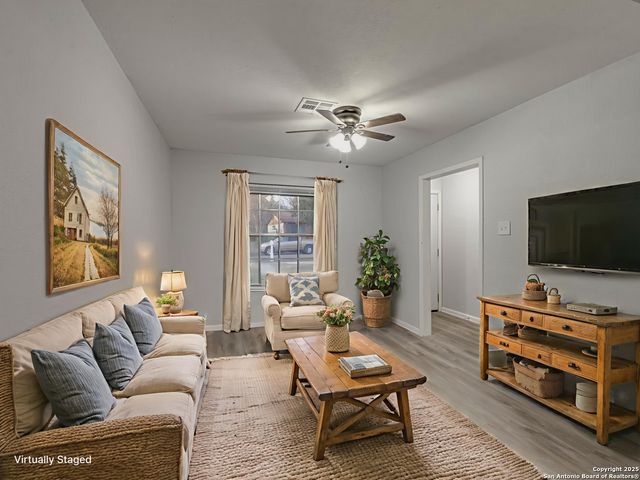 12226 La Barca, San Antonio, TX 78233