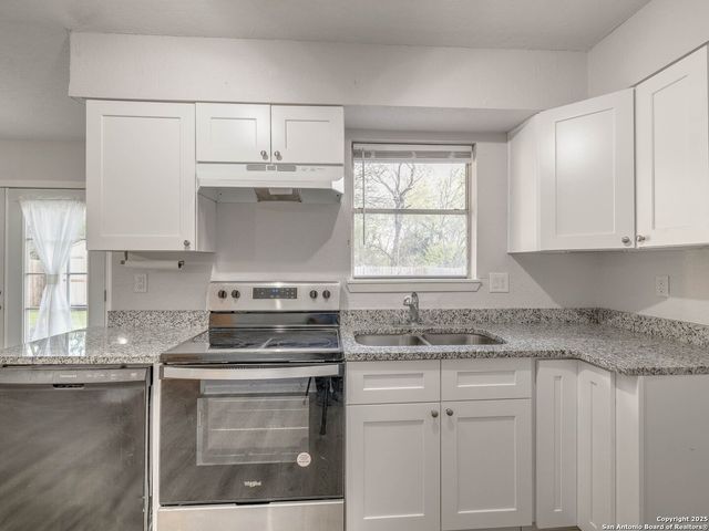 12226 La Barca, San Antonio, TX 78233