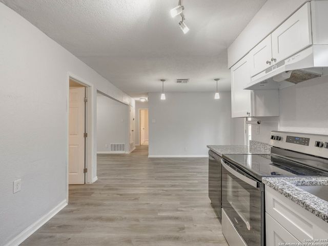 12226 La Barca, San Antonio, TX 78233