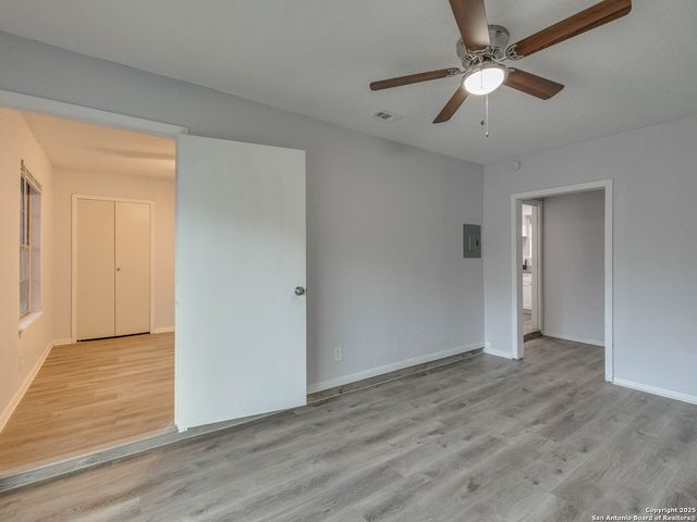 12226 La Barca, San Antonio, TX 78233