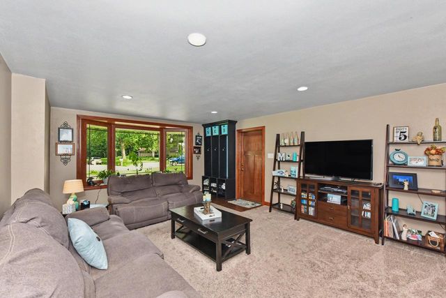 14707 W Gatewood COURT, New Berlin, WI 53151