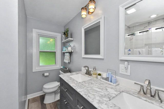 14707 W Gatewood COURT, New Berlin, WI 53151