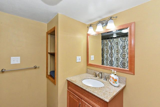 14707 W Gatewood COURT, New Berlin, WI 53151